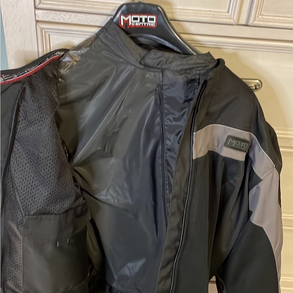 Mens 2Xl Moto Centric Assault Racing motorcycle jacket - Picture 9 of 10